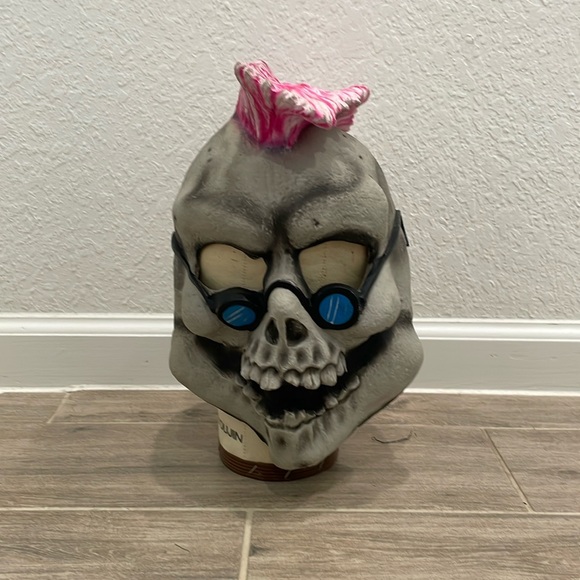 Rare Find Vintage 90’s Goosebumps Curly The Skeleton Latex Mask - Picture 1 of 6